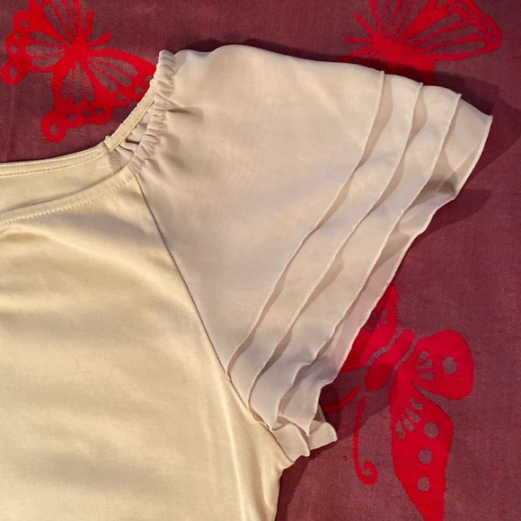 *Free*🆓 Tiered cap-sleeve T-shirt M - Picture 3 of 6